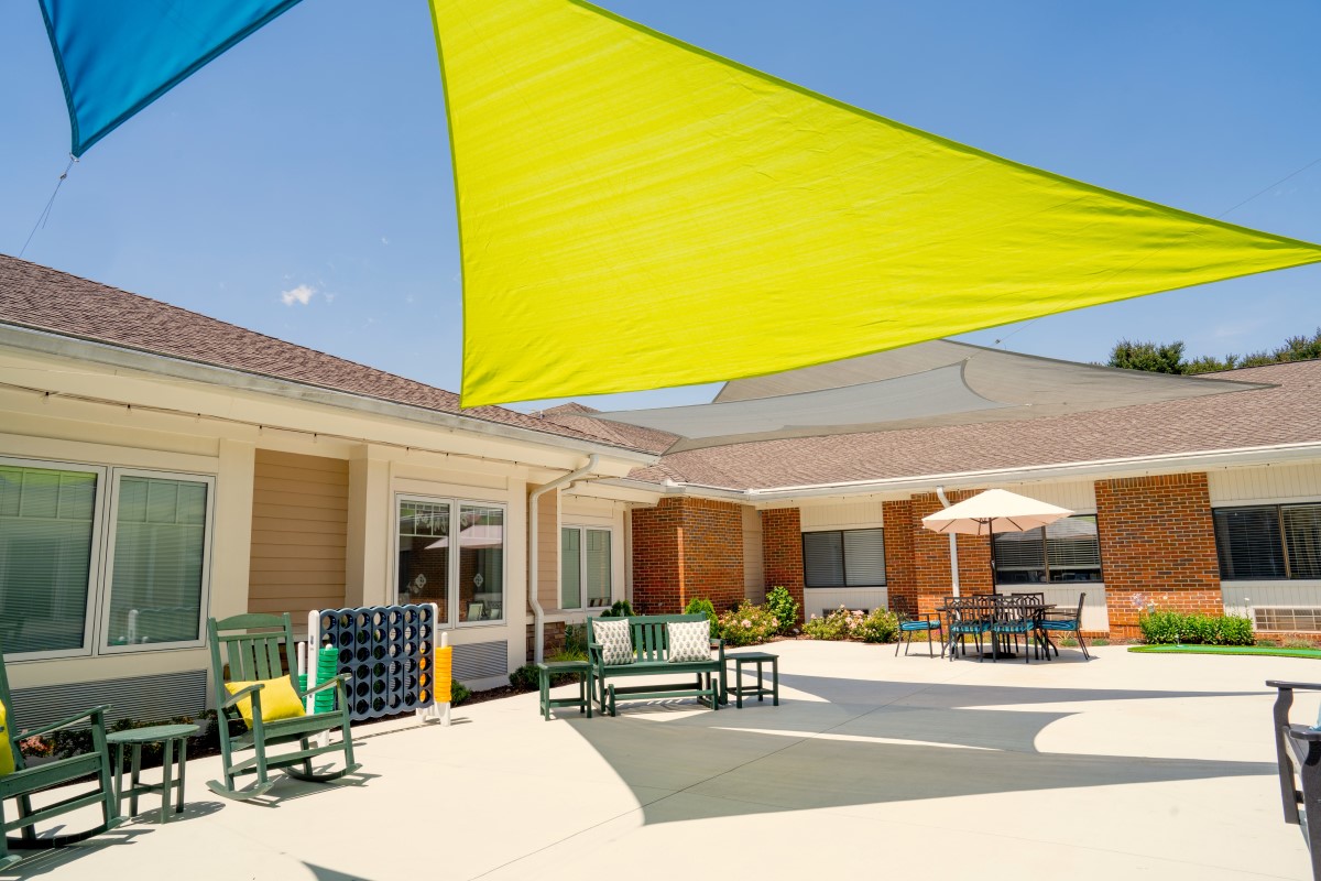 outdoor patio at Highland Hills 